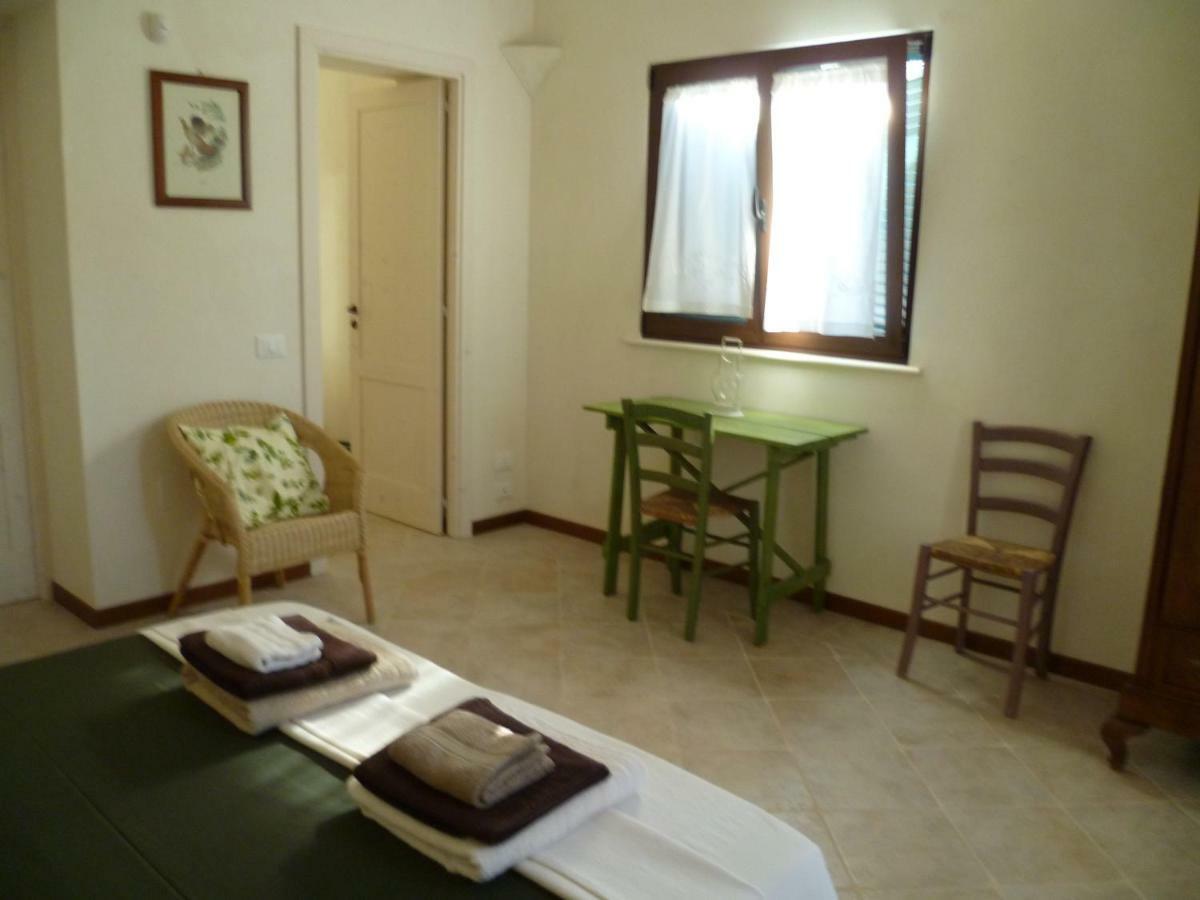 Il Giardino Di Viola Bed & Breakfast Челие Месапика Екстериор снимка