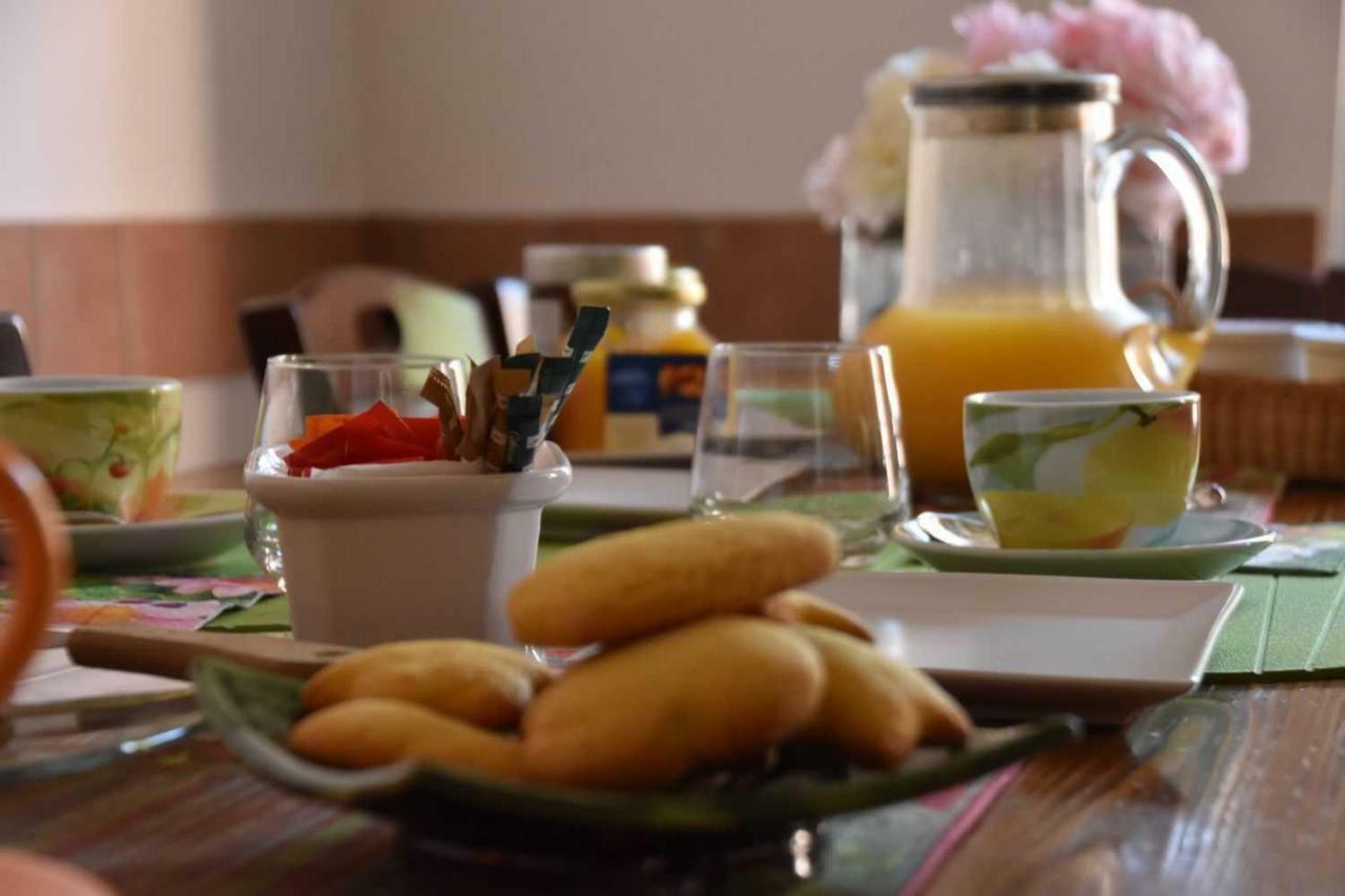 Il Giardino Di Viola Bed & Breakfast Челие Месапика Екстериор снимка